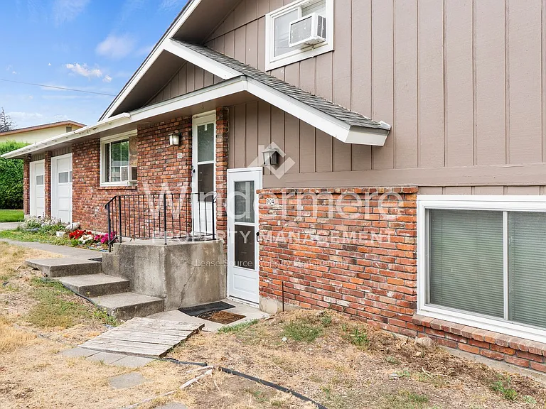 904 S McDonald Rd — Photo 16