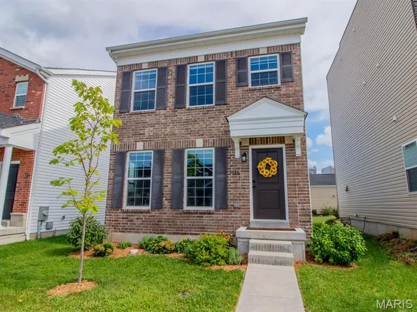 9414 Woolworth Dr, Saint Louis, MO 63126