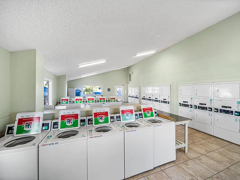 Valley View Apartments — Photo 12