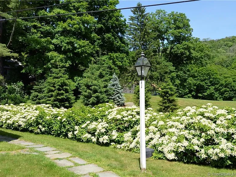 115 River Rd — Photo 36
