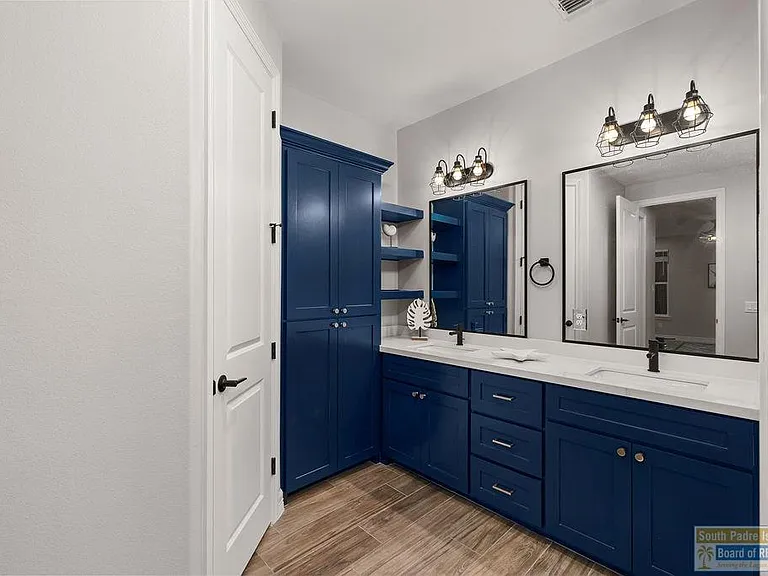 124 Torrey Pines Rd — Photo 23