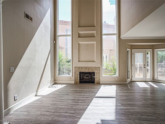 4th image of 3115 Lido Isle Ct #0