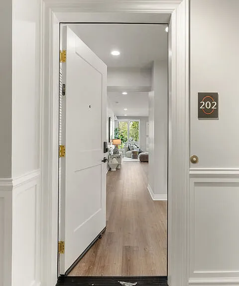 7428 Santa Monica Blvd #304 — Photo 3