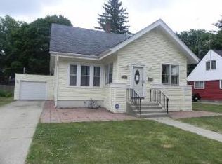 341 Hubbard Ave, Elgin, IL 60123