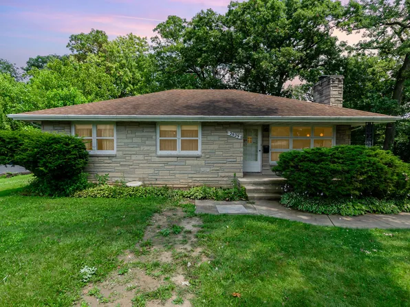 2829 Hart St, Dyer, IN 46311