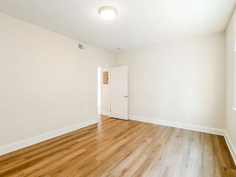 535 Mellon St SE — Photo 7