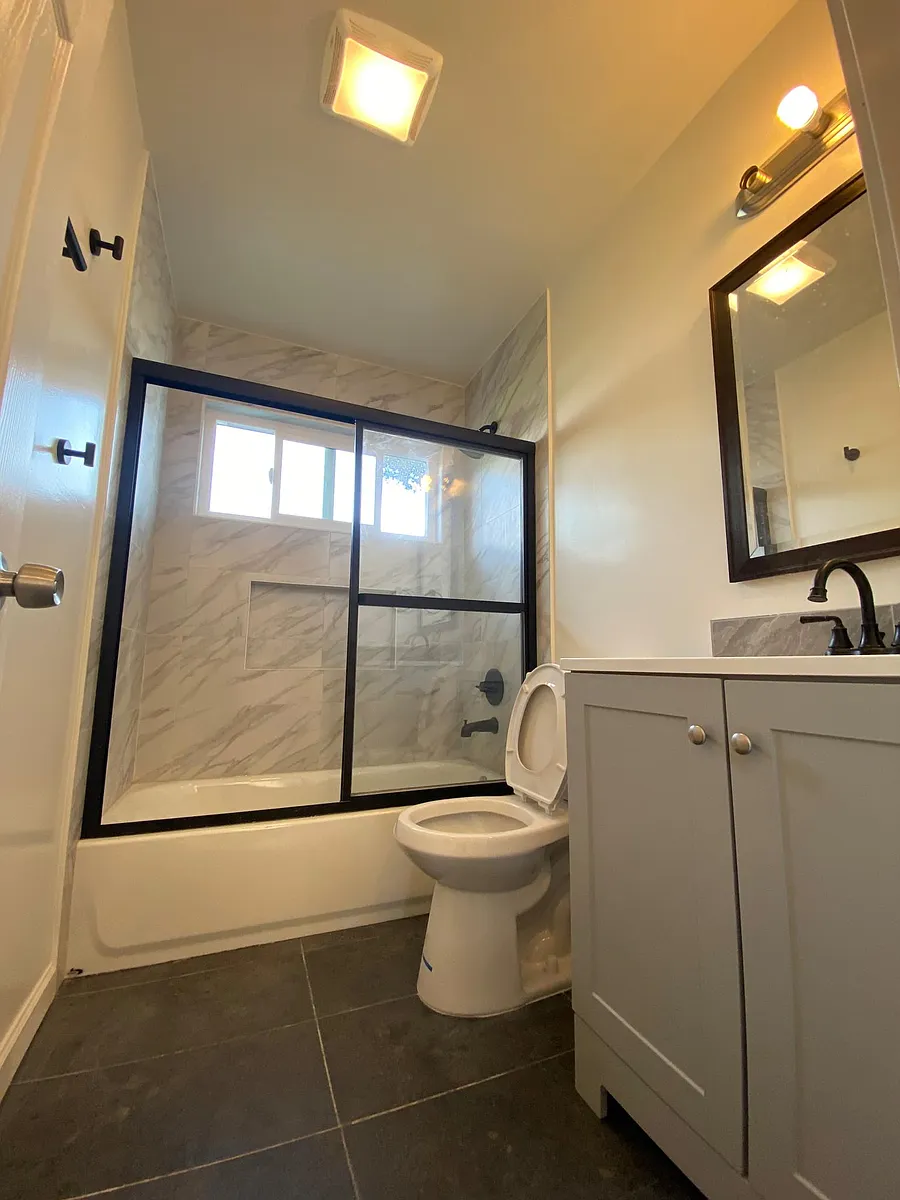 bathroom - 775 Broadway St
