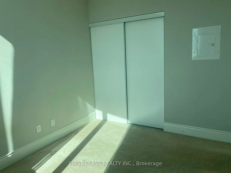 15 Greenview Ave #Penthouse 10 — Photo 6