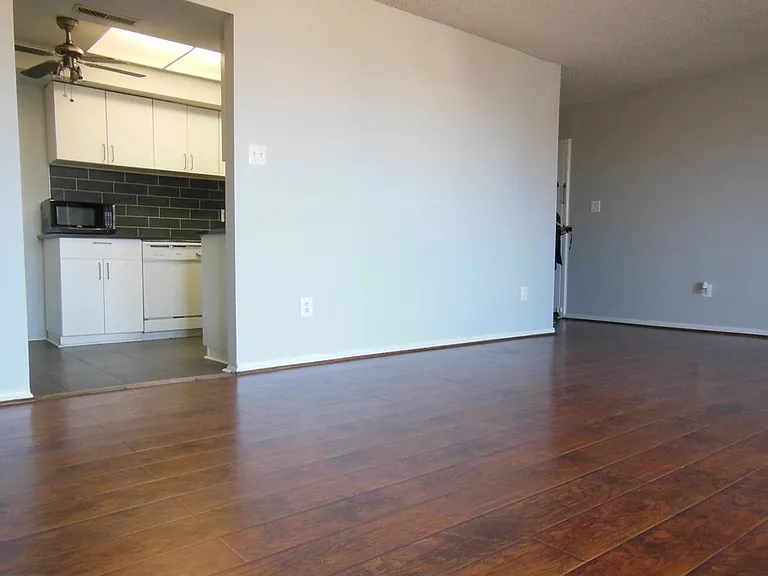 10237 Prince Pl #105 — Photo 7