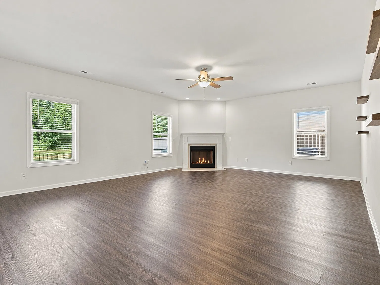3 bed, 1250 sqft, $2,600 — Photo 4