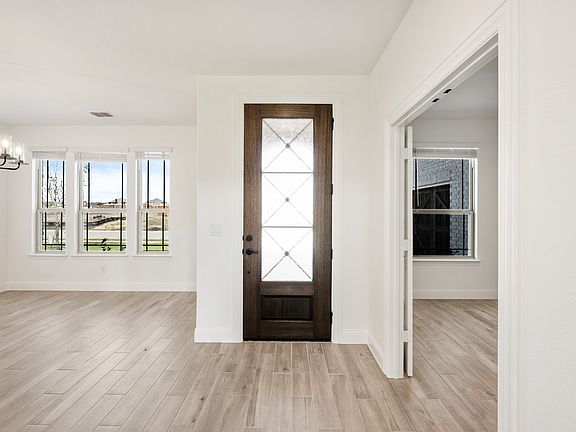 3rd image of 3757 Mesa Verde Dr