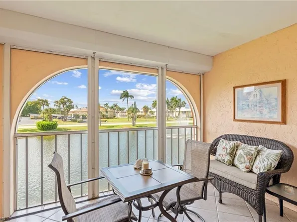 372 Charlemagne BLVD #B202, NAPLES, FL 34112