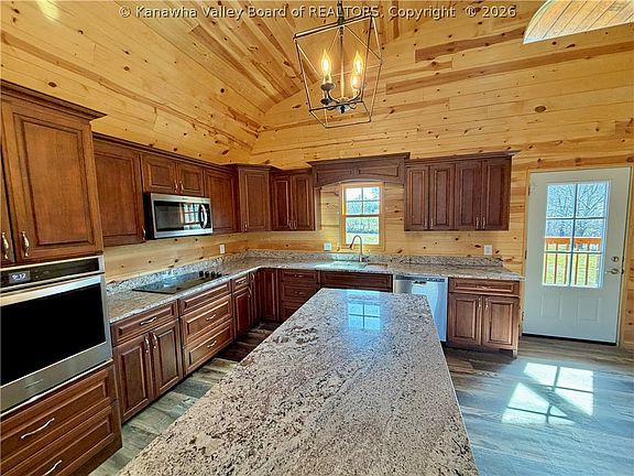 4th image of 2941 Millstone Rd