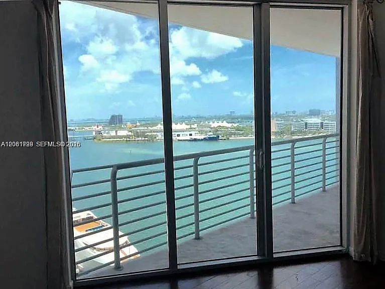 One Miami East Condo — Photo 2