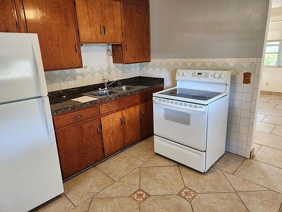 kitchen new appliance,granite counter top.