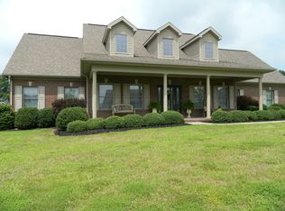 5260 Hillview Dr, Owensboro, KY 42303