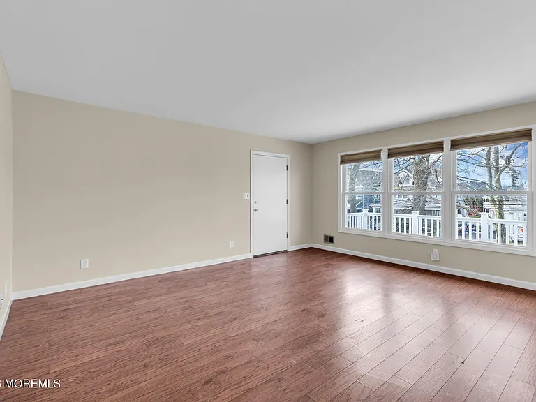 404 9th Ave #UPPER — Photo 16