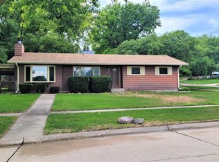 111 Plum Creek Ln, Seward, NE 68434