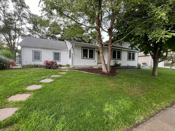 305 River St, Spring Lake, MI 49456