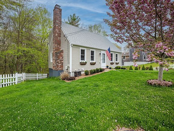 4th image of 6 Michelle Ln