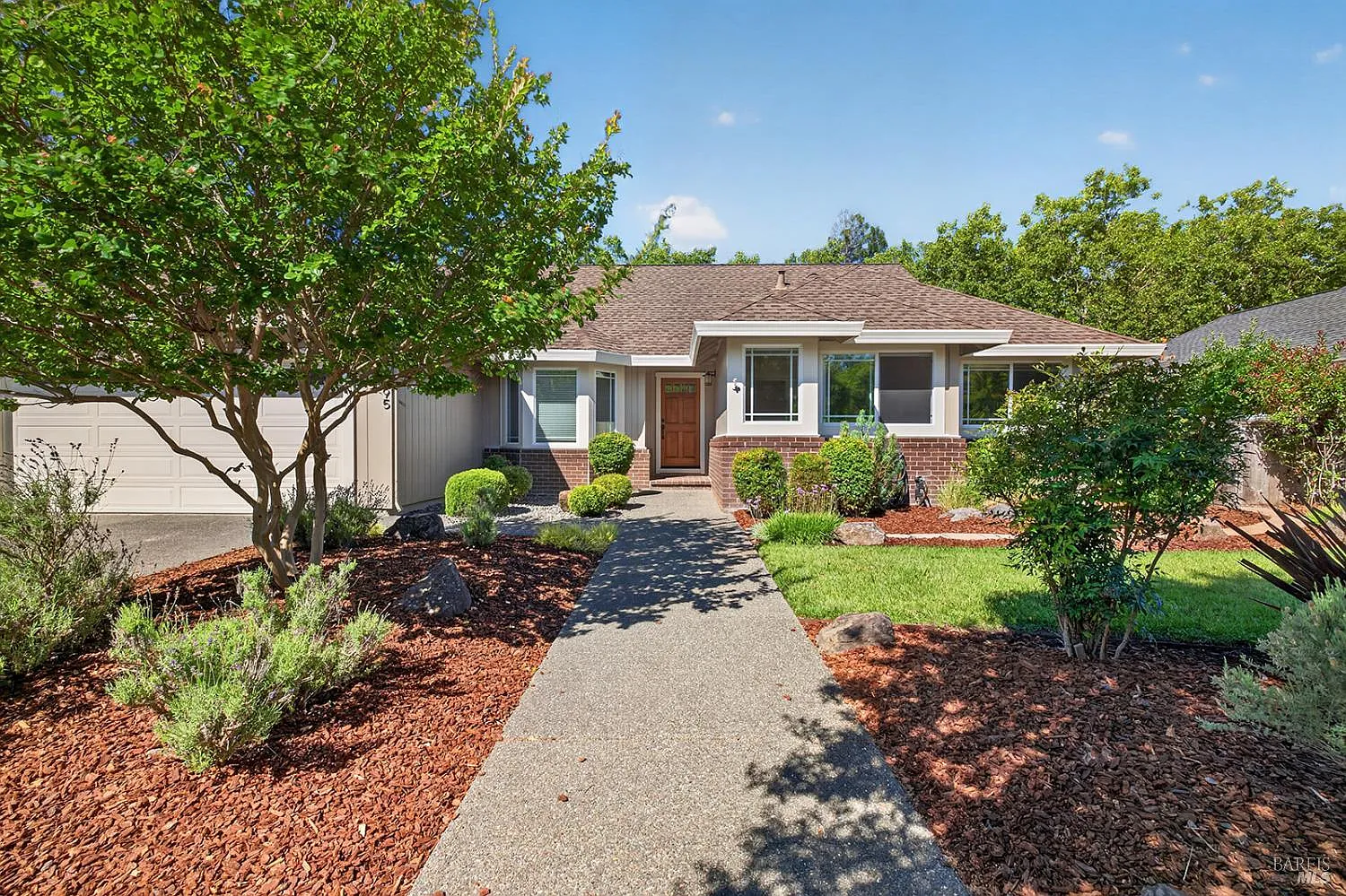 4795 Hillsboro Circle - Photo 2