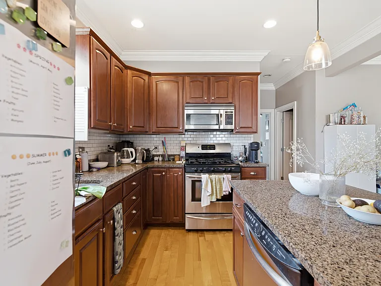 232 Gold St #1 — Photo 5