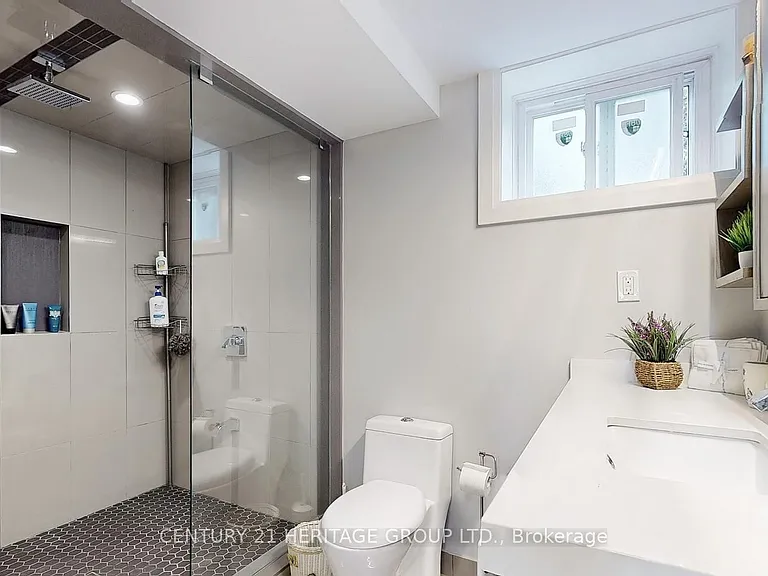 29 Manadon Dr #LOWER — Photo 12