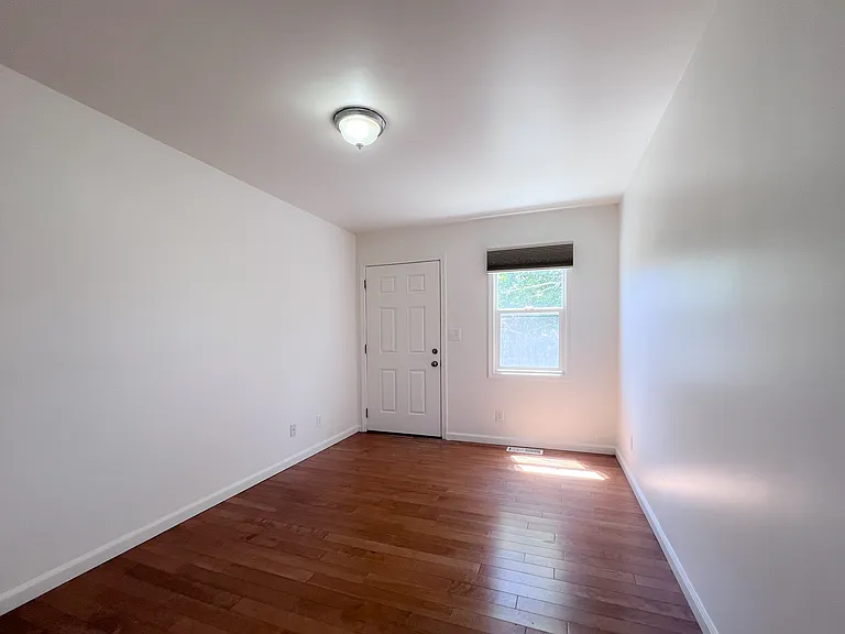 1054 Cornell Ave — Photo 15