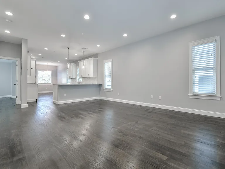 349 Meridian St #2 — Photo 21
