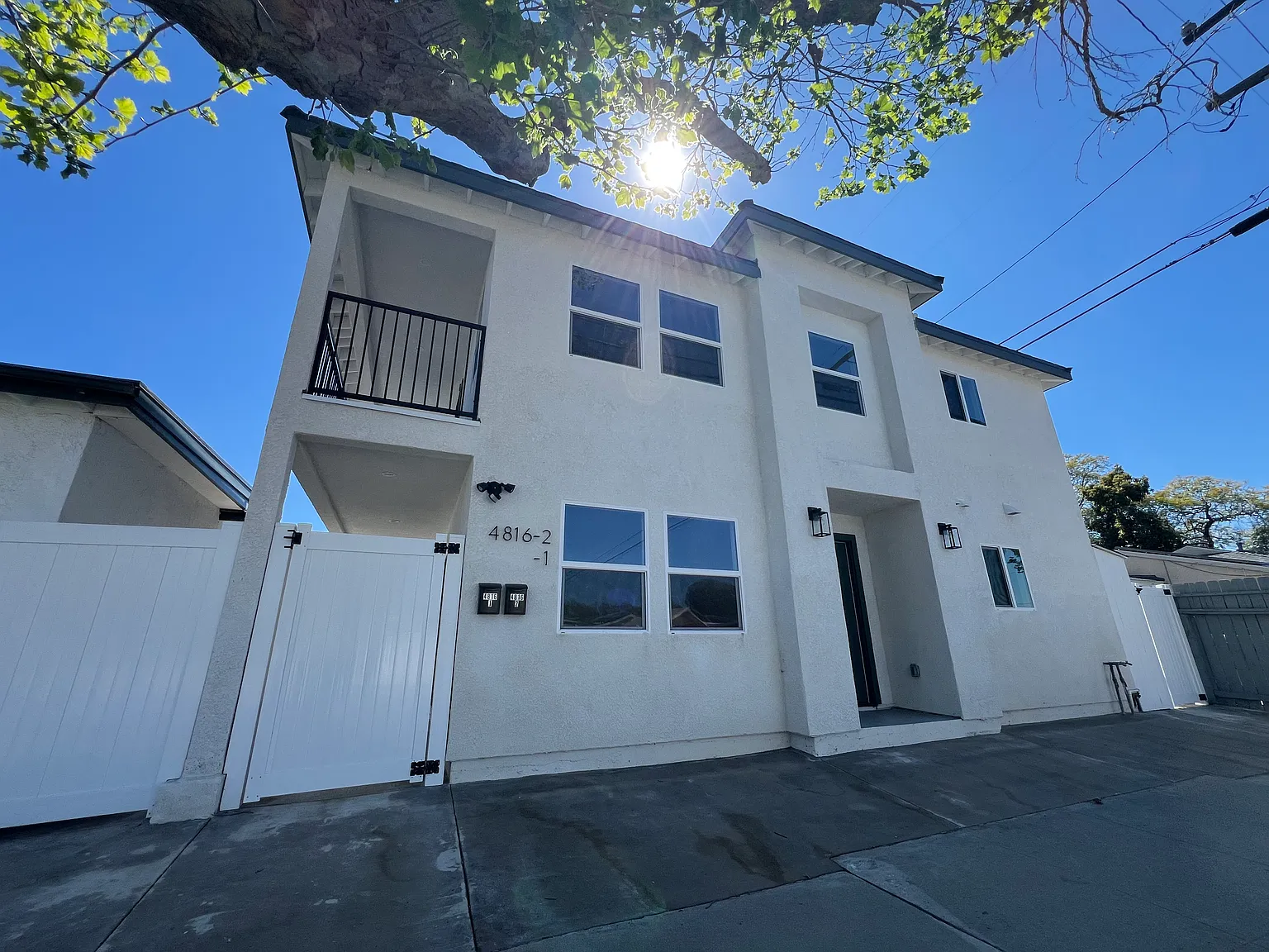 3 bed, 1155 sqft, $3,800 — Photo 1