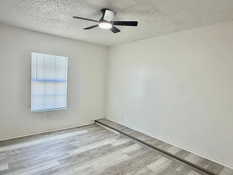 4615 Grinnell St #106 — Photo 22