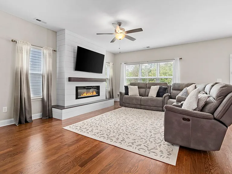 6508 Satjanon Dr — Photo 12