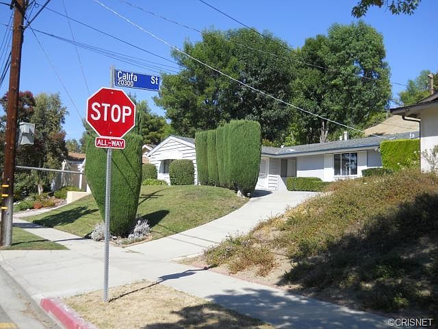1st image of 5752 Laramie Ave
