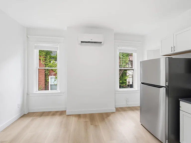 568 Hale Ave — Photo 38