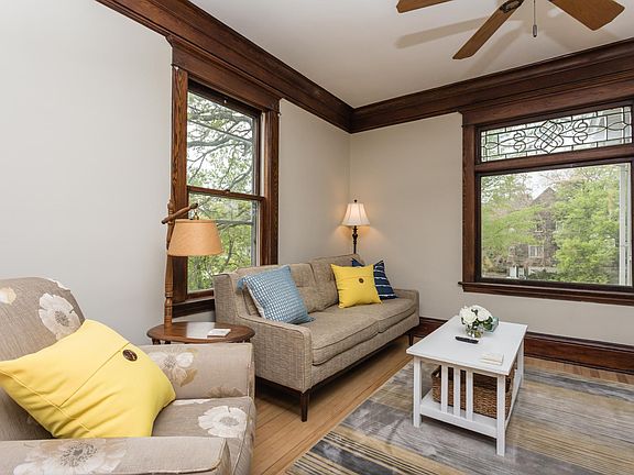 5th image of 2409 Lyndale Ave S #201