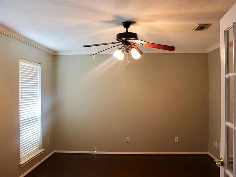 15815 Pilgrim Hall Dr — Photo 8
