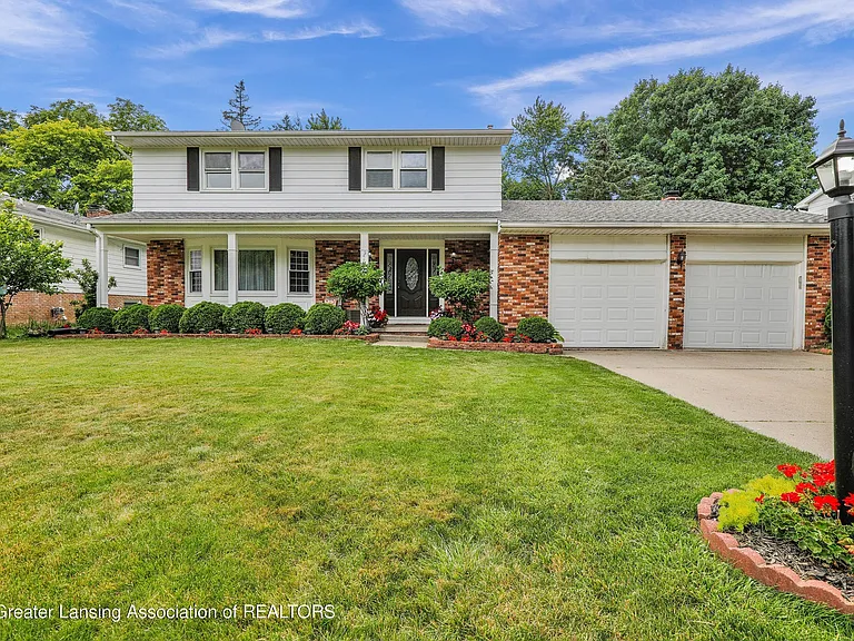 4705 Kingswood Dr — Photo 1