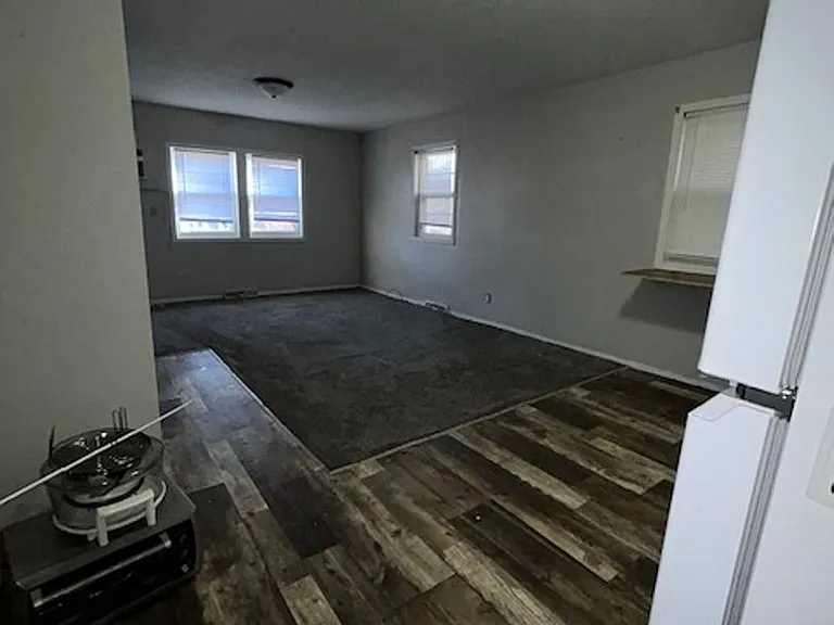 713 S Duluth Ave — Photo 2