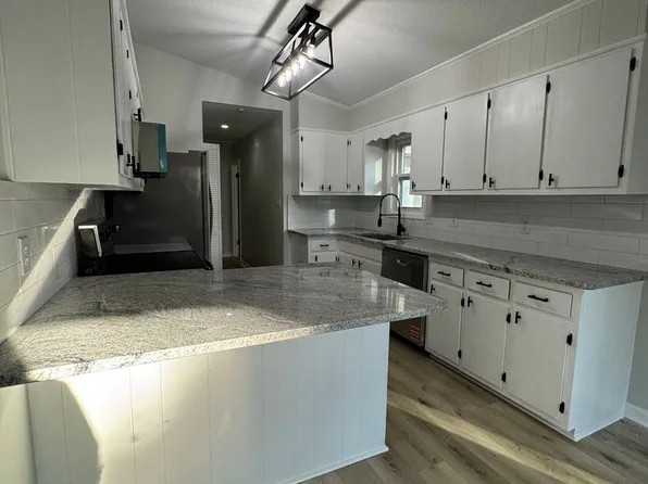 1809 Pisgah Church Rd, Greensboro, NC 27455