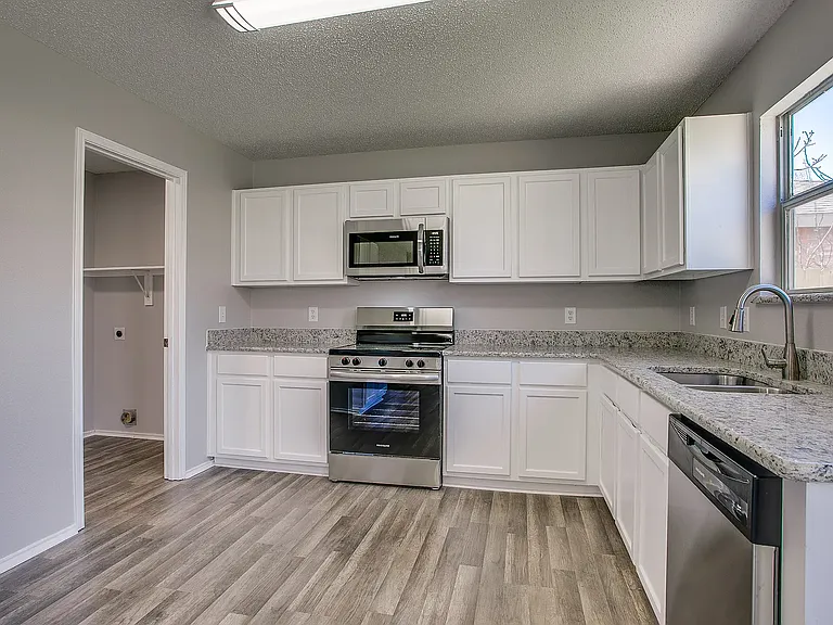 8750 Fox Meadow Way — Photo 6