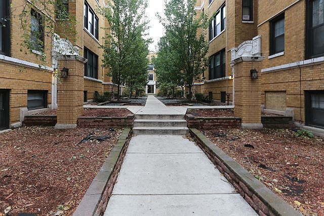 1st image of 723 W Barry Ave APT 1A