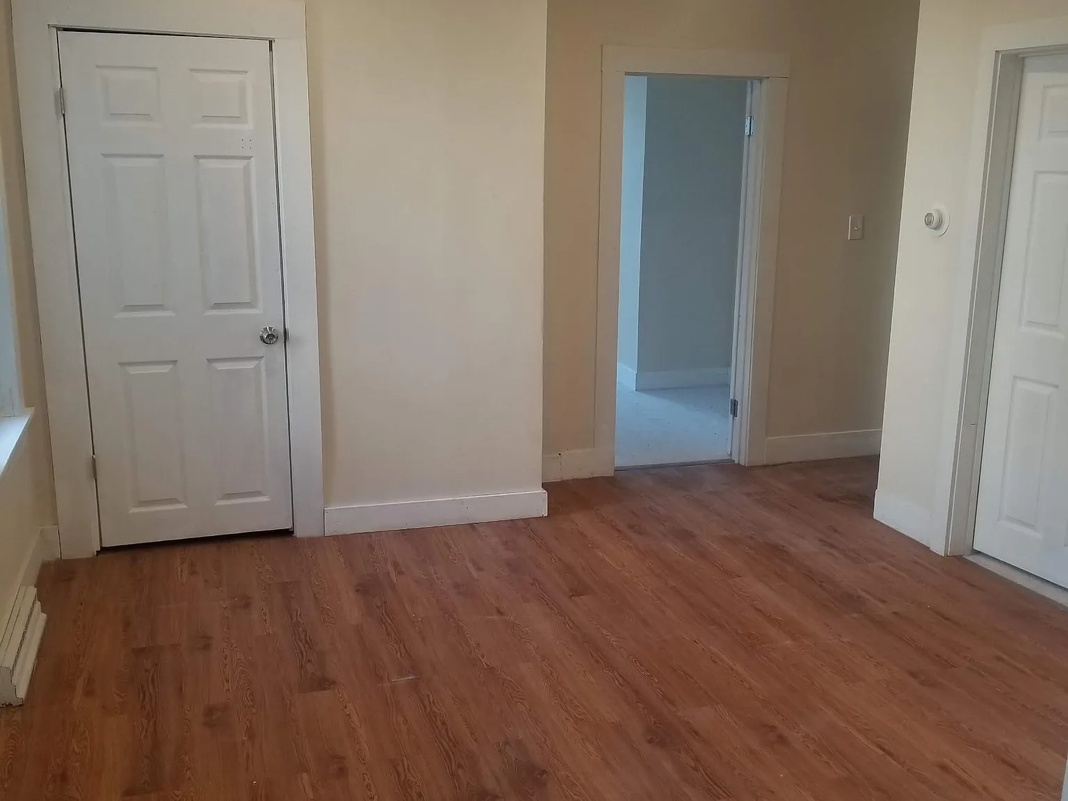 3 bed, 1000 sqft, $2,878 — Photo 4