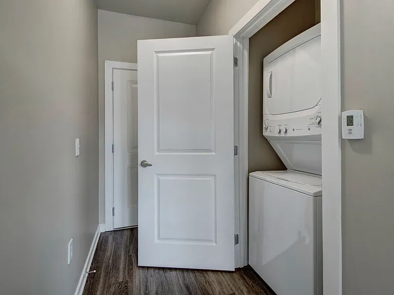 Note 16 Apartments — Photo 8