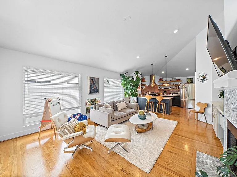 705 Usener St #B — Photo 6