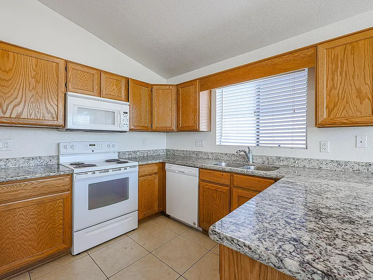 8865 W Morningside Dr — Photo 14