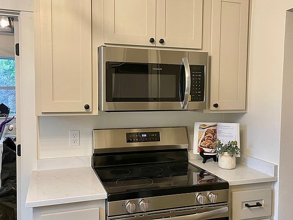 Kitchen 2 of 3