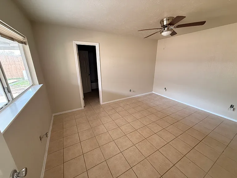 3110 Hirschfield Rd — Photo 8