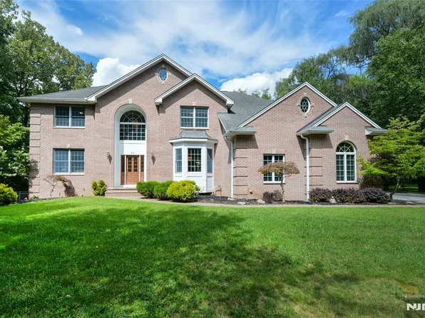 88 Dearborn Rd, Norwood, NJ 07648
