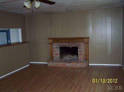 4th image of 2304 Fairmont Dr
