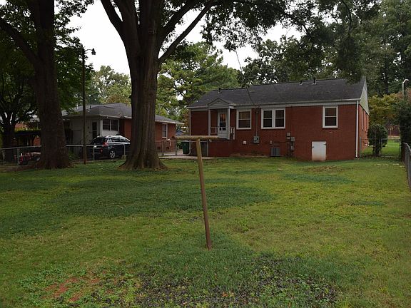 Large, Flat, Fenced-in Back Yard